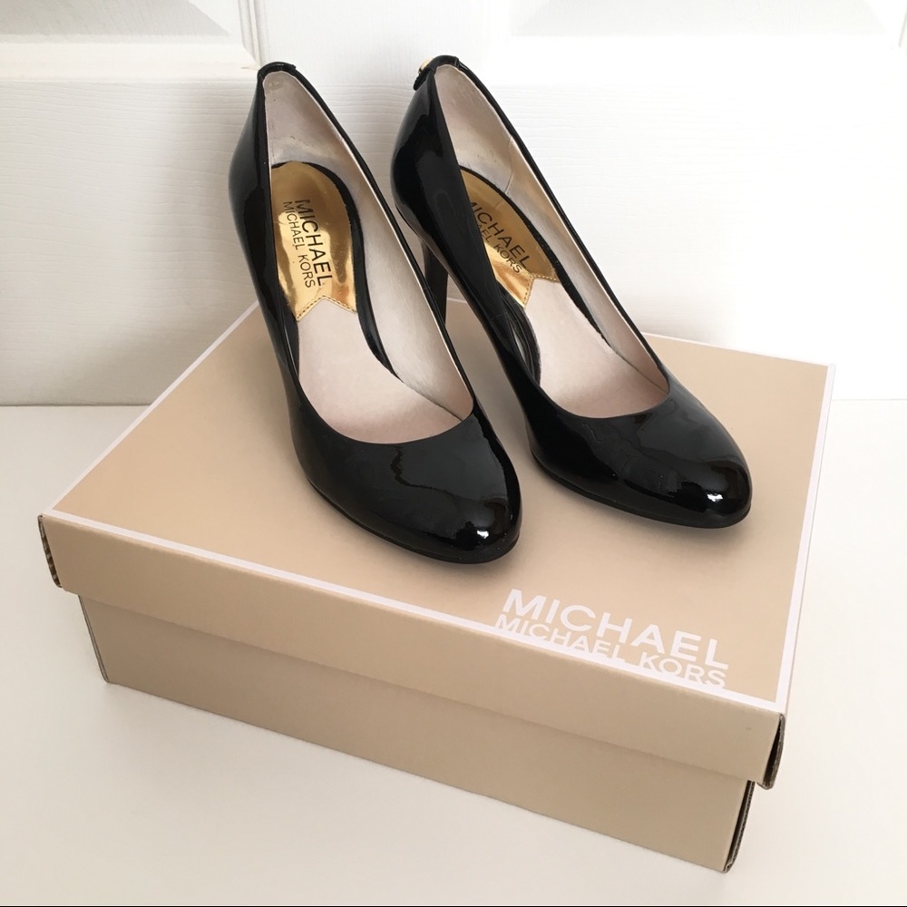 SIZE 4 Michael Kors MK-Flex Patent Leather Pumps